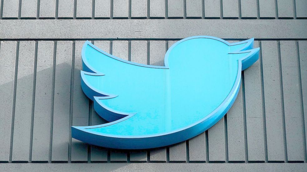 Twitter kündigt an, zwei unterschiedliche Arten von Verifizierungs-Häkchen einzuführen. Foto: Jeff Chiu/AP/dpa