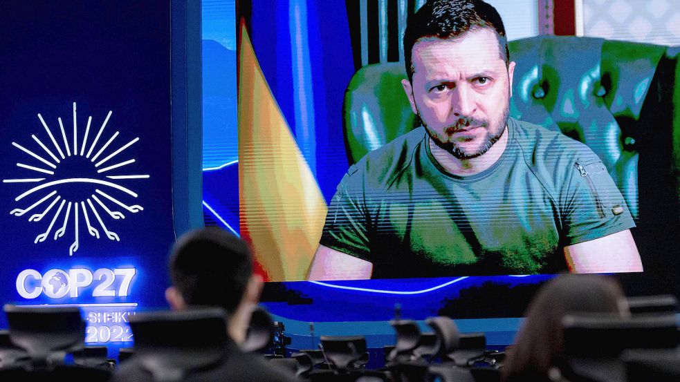 Der ukrainische Präsident Wolodymyr Selenskyj spricht auf der Weltklimakonferenz in einem Video. Foto: imago images/NurPhoto/Dominika Zarzycka