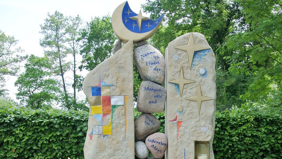 Teil einer Stele für die Sternenkinder, die auf dem Friedhof in Wallinghausen steht. Foto: privat