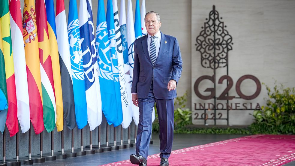 Wird es einsam um ihn? Russlands Außenminister Sergej Lawrow beim G20-Treffen auf Bali. Foto: dpa