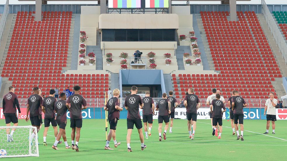 Die deutsche Fußball-Nationalmannschaft beim Abschlusstraining vor dem letzten Testspiel vor der WM gegen den Oman.Foto: DPA