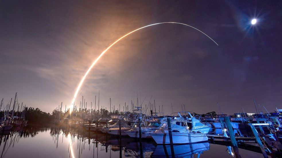 Eine „Space Launch System“-Rakete startet in Cape Canaveral. Foto: Malcolm Denemark/Florida Today/AP/dpa