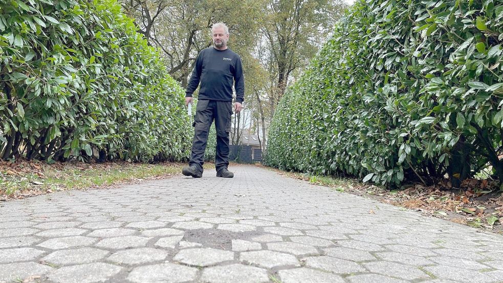 Hier hat bis vor kurzem ein Verkehrspoller gestanden. Radler mussten, um ihn zu passieren, etwas abbremsen und seitlich daran vorbeifahren. Doch auch damals, kritisiert Holger Niemann, hatten viele Radfahrer schon ordentlich Tempo drauf. Foto: Janßen