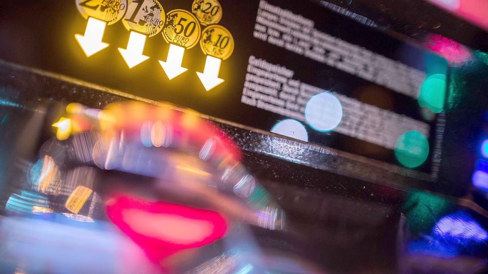Mit dem erpressten Geld wollte der Angeklagte seine Spielsucht finanzieren. Im Prozess hatte er angegeben, mehr Zeit in Spielhallen als in der Uni verbracht zu haben. Foto: DPA