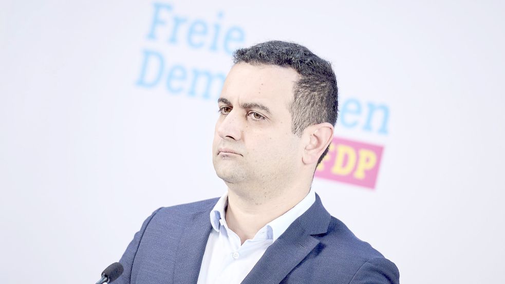 FDP-Generalsekretär Bijan Djir-Sarai ist mit dem Bürgergeld-Kompromiss zufrieden. Foto: IMAGO/Christian Spicker