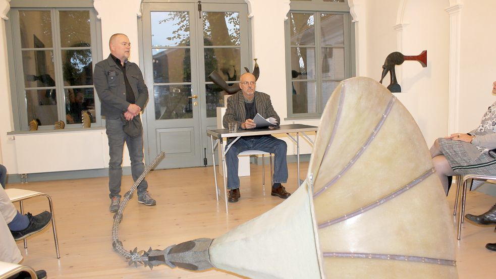 Kunstvereinschef Andre Kirbach (links) hat vor einigen Wochen den Kontakt zu Jürgen Friede hergestellt. Foto: Karin Böhmer