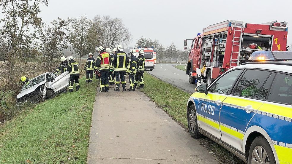 Der Wagen wurde bei dem Unfall stark beschädigt. Foto: Kruse