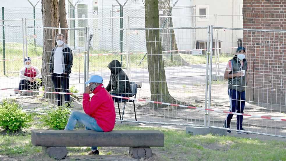 Daniel Günther besucht Erstaufnahme für Flüchtlinge Foto: dpa