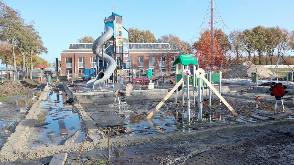 Der neue Spielplatz am Ihler Meer nimmt Gestalt an. Foto: Romuald Banik