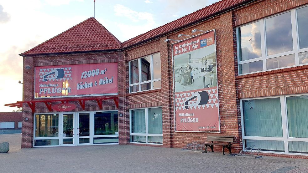 Im Haupthaus des ehemaligen Möbelmarktes Pflüger, in der ehemaligen Möbelausstellung, sollen die Flüchtlinge untergebracht werden. Foto: Rebecca Kresse