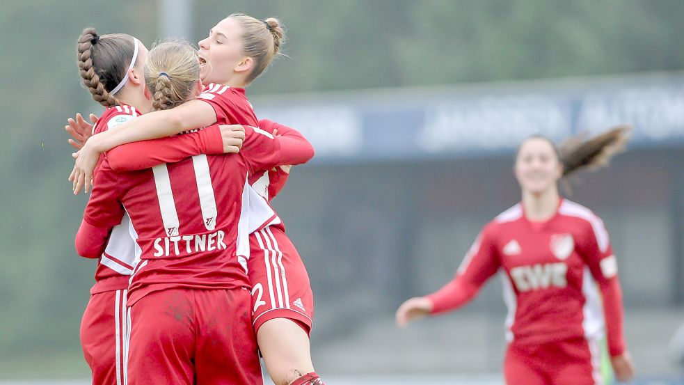 Wieder durften die Spielerinnen der SpVg Aurich jubeln. Die B-Juniorinnen führen die Bundesliga-Tabelle an. Foto: Stephan Friedrichs