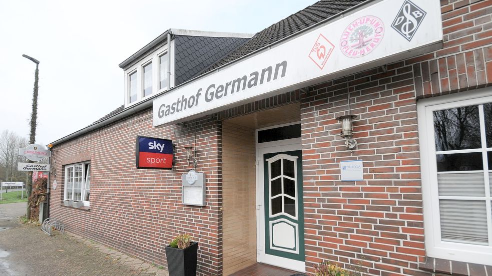 Ein Stück Dorfgeschichte und Heimat der Vereine in Westerende-Kirchloog: Der Gasthof Germann schließt Ende März 2023 endgültig. Auf dem Grundstück an der Auricher Straße soll ein neuer Wohnkomplex entstehen. Foto: Udo Hippen