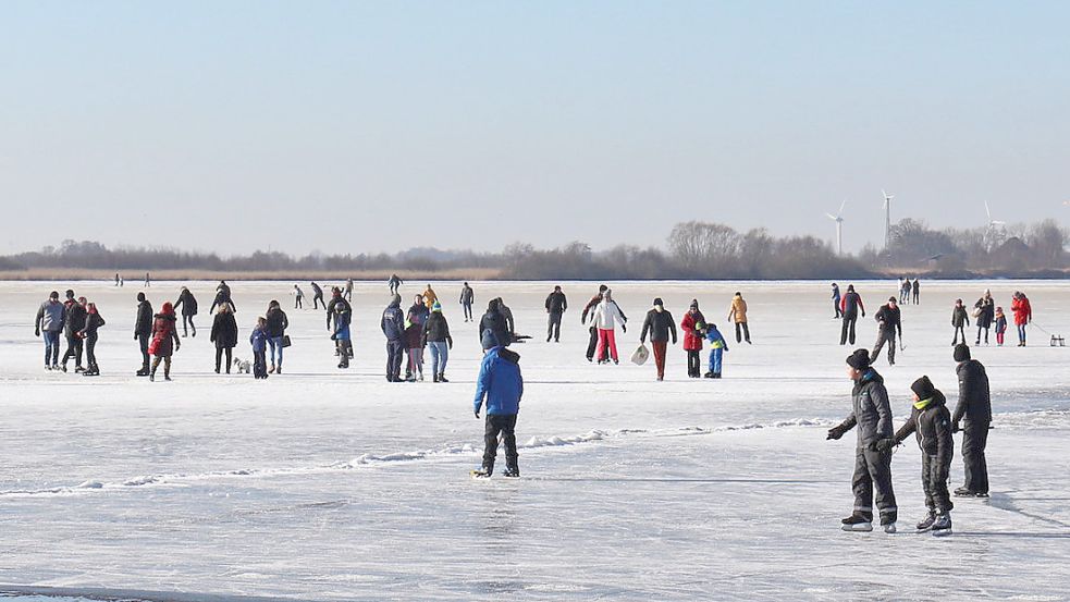 Im vergangenen Jahr strömten die Schöfler scharenweise ans Große Meer. Foto: Heino Hermanns
