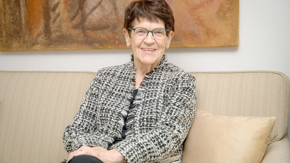 Rita Süssmuth (85) in Ihrer Wohnung in Neuss. Im Interview mit unserer Redaktion sprach die 85-Jährige CDU-Politikerin über die Kraft, die sie bis heute antreibt. Foto: Wolfgang Walter