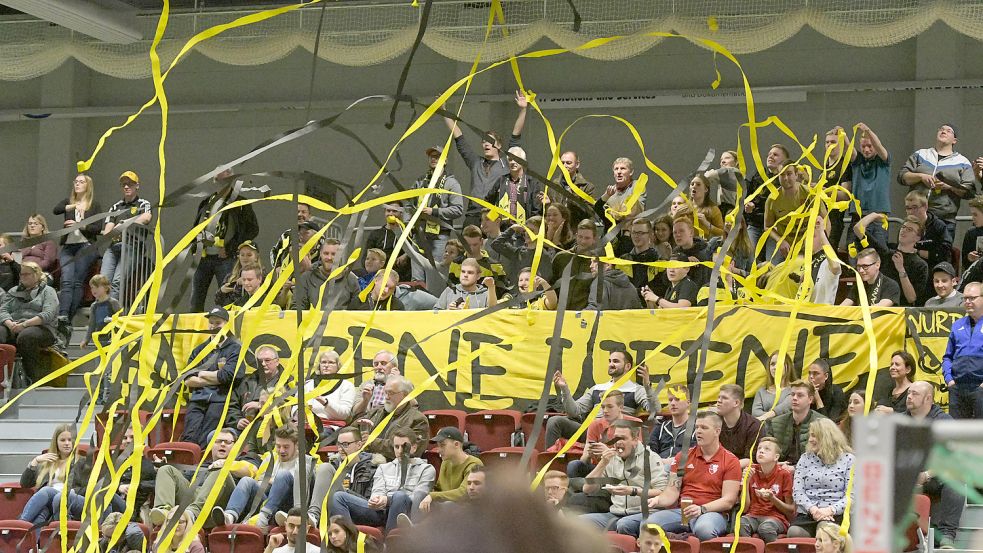 In den Jahren vor der Pandemie waren die Fans des TuS Weene immer ein Garant für gute Stimmung. Foto: Stephan Friedrichs