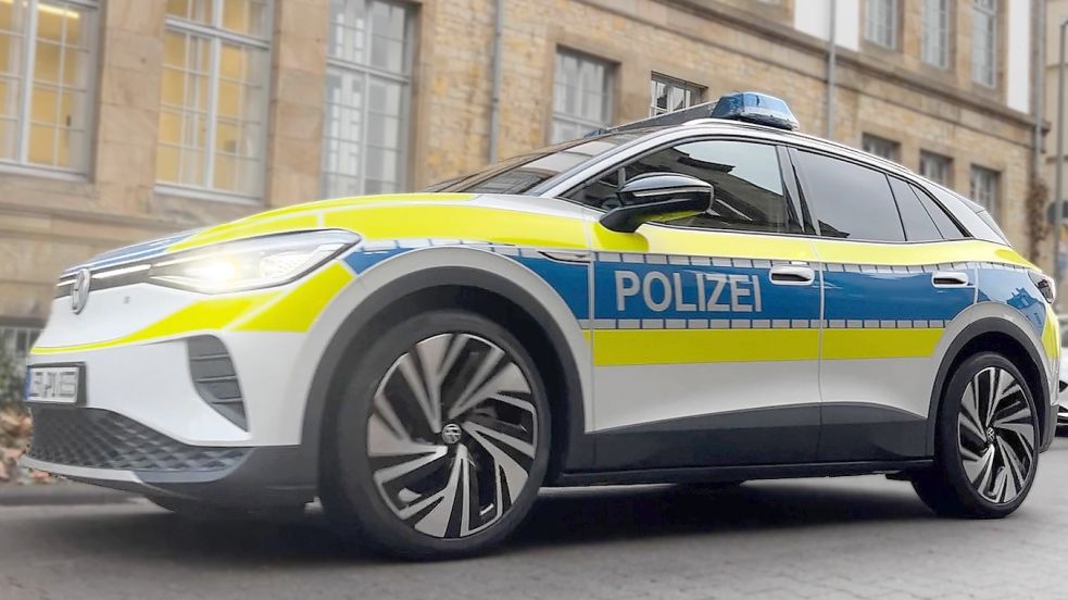 Dieser E-Streifenwagen ist in Leer im Einsatz. Foto: Polizei