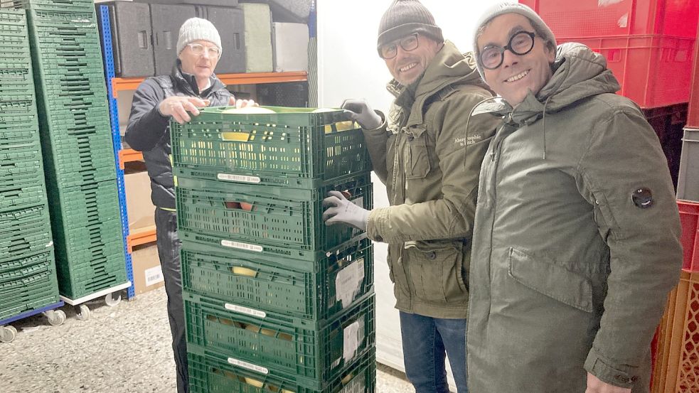 Die Helfer der Tafeln wurden mehrere Tage von den Genossen der „Brückenpfeiler“ unterstützt. Foto: VfL Osnabrück