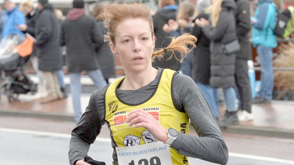 Konkurrenzlos war die Siegerin über 11,5 Kilometer: Verena Coordes vom TuS Weene. Fotos: Bernd Wolfenberg