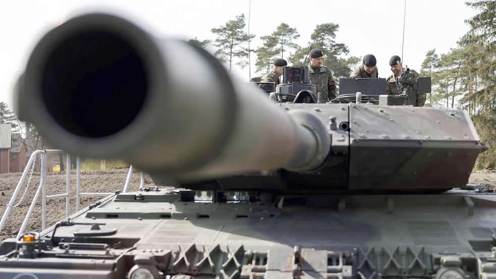 Mit 120 Millimeter-Glattrohr: Ein Leopard 2A6 der Bundeswehr. Foto: Imago Images/Panama Pictures/Christoph Hardt