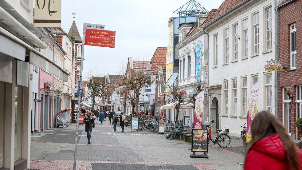 Das nach den Erdarbeiten provisorisch verlegte Pflaster ist eher unansehnlich. Foto: Romuald Banik