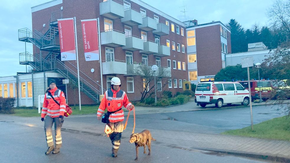 Mehrere Rettungshundestaffeln wurden angefordert. Foto: Aiko Recke