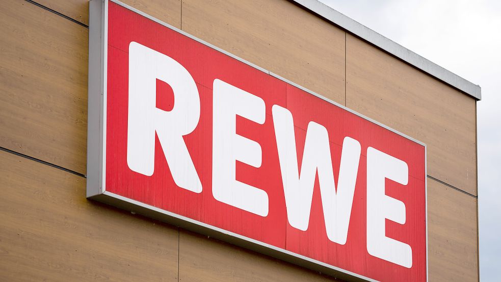 Rewe möchte seine Kunden darauf aufmerksam machen, dass der Einkauf einen Einfluss auf das Klima hat. Foto: imago images/Bihlmayerfotografie