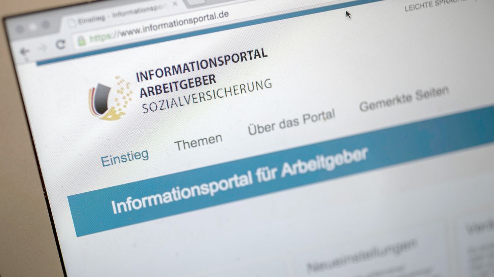 Die Beschuldigten haben unter anderem Sozialversicherungsbeiträge für ihre Beschäftigten nicht gezahlt. Die gesetzlichen Krankenversicherer informieren im Internet über die Pflichten von Arbeitgebern. Foto: Michael Kappeler/DPA