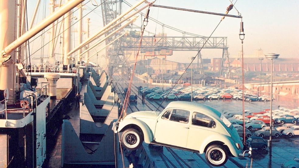 Emden war zeitweise der größte Auto-Verladehafen der Welt. Foto: Vokswagen