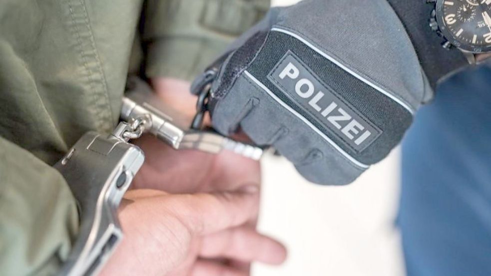Bundespolizisten haben am Dienstag und Mittwoch gleich vier Haftbefehle im Bremer Bahnhof vollstreckt. Foto: Bundespolizei