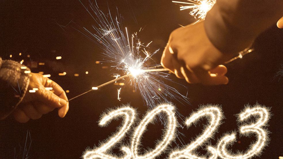 Mit Feuerwerk in das neue Jahr? Böller und Raketen sind jedenfalls wieder sehr gefragt. Foto: www.imago-images.de