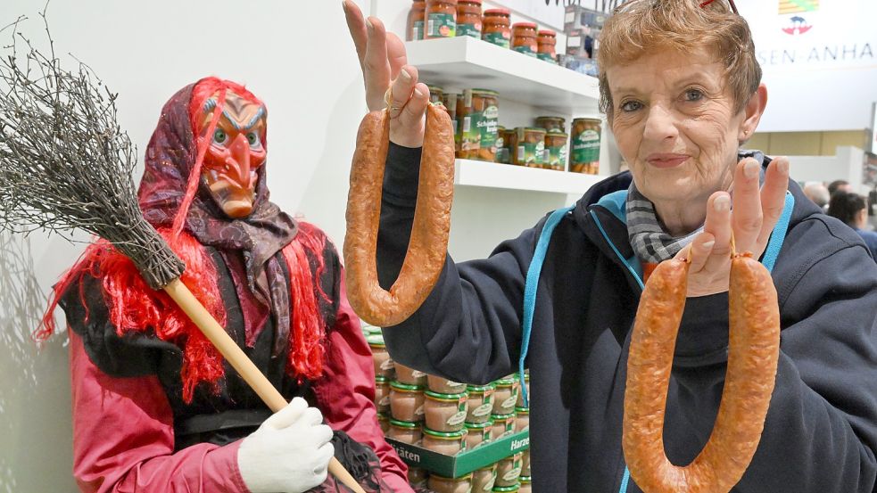Wurst, Wein und andere Spezialitäten gibt es auf der Grünen Woche. Sie ist aber auch das größte Treffen der Agrarminister. Foto: Soeren Stache/dpa