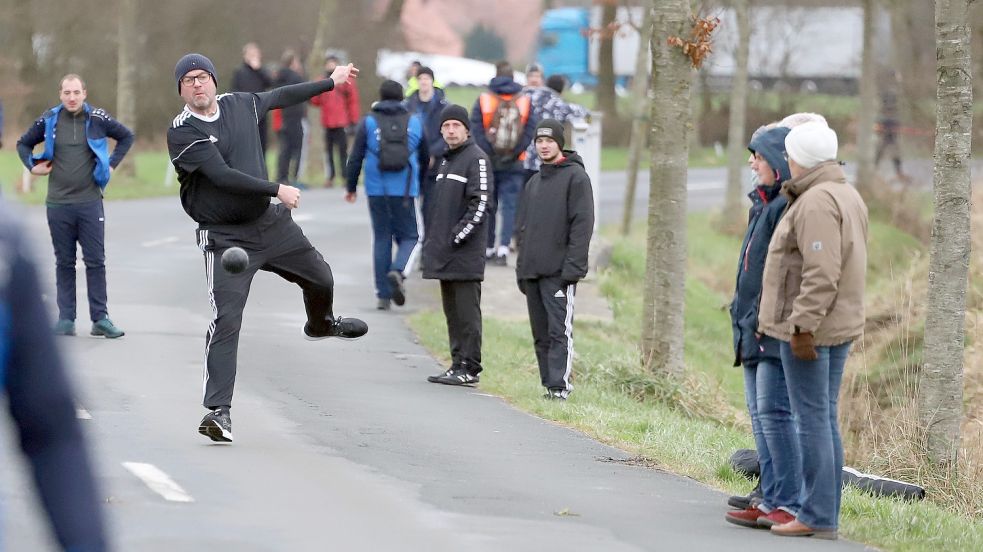 Schirumer Leegmoor bleibt nach dem Heimerfolg gegen Leerhafe Zweiter in der Tabelle. Foto: Wilfried Gronewold