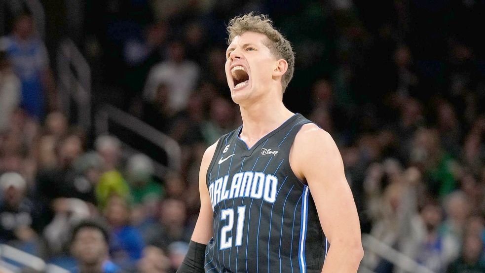 Moritz Wagner von den Orlando Magic jubelt nach einem 3-Punkte-Wurf. Foto: John Raoux/AP/dpa