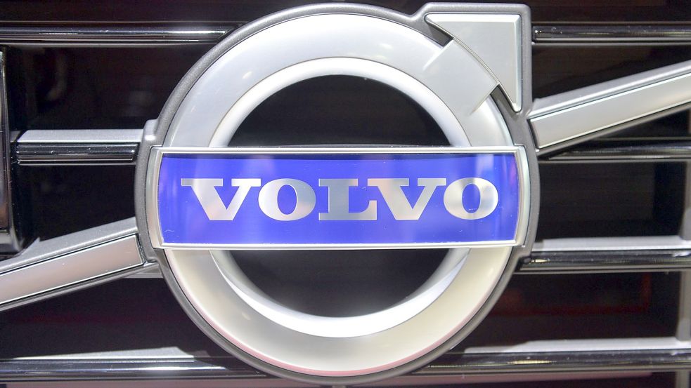 Softwareprobleme im Bremssteuermodul möglich: Der schwedische Autobauer Volvo ruft Fahrzeuge zurück. Foto: Uli Deck/dpa