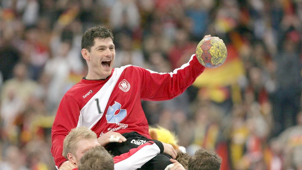 Triumph im WM-Halbfinale 2007: Deutschland besiegte Frankreich mit 32:31. Foto: Oliver Berg/dpa