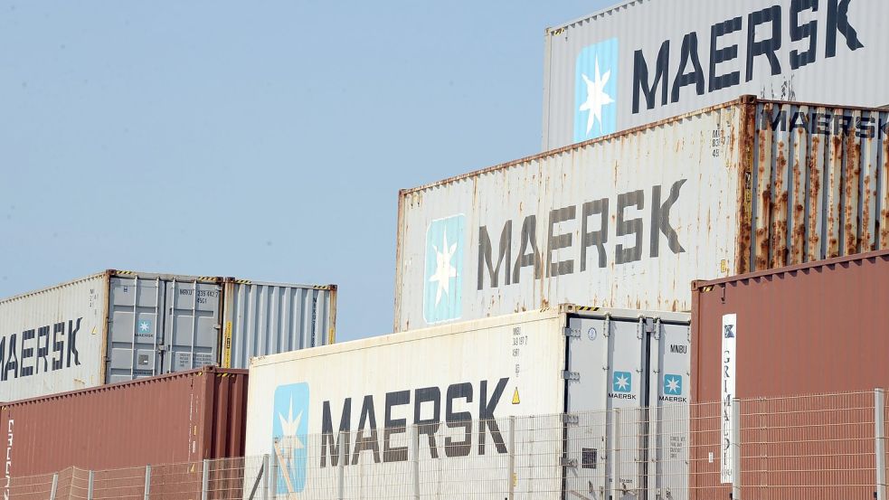 Container des Schifffahrtskonzerns Maersk: Die dänische Reederei und die Schweizer MSC gehen bald wieder getrennte Wege. Foto: Gioia Forster/dpa