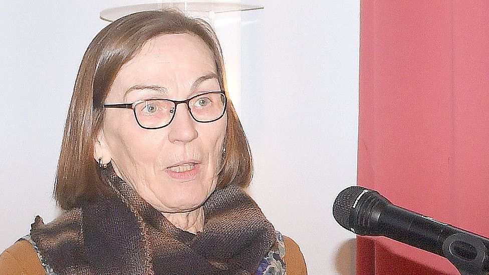 Brigitte Junge, ehemalige Leiterin des historischen Museums in Aurich, war die Hauptrednerin des Abends. Foto: Gerd-Arnold Ubben