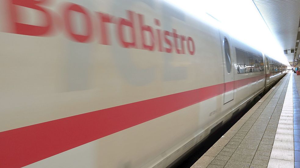 In den Bordbistros der Deutschen Bahn sollen weiterhin vegane Speisen angeboten werden. Foto: imago images/Frank Sorge
