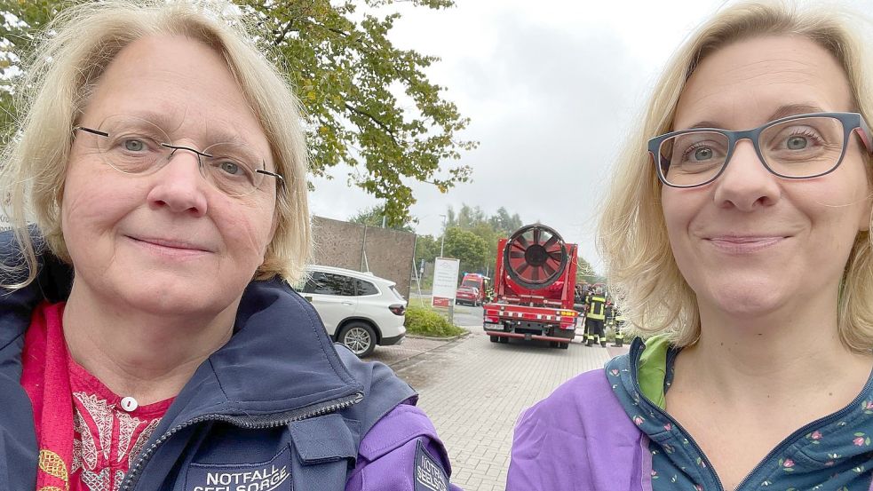 Heike Musolf (links) und Cathrin Meenken sind zwei der 31 aktiven Notfallseelsorger im Landkreis Aurich. Foto: privat