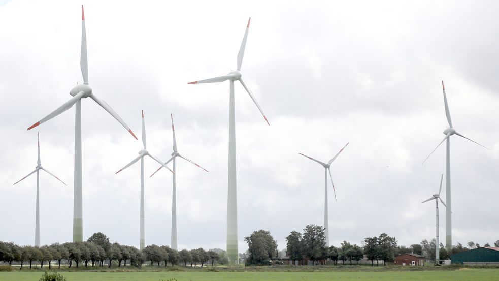 In der Gemeinde Ihlow steht einer der größten Windparks Ostfrieslands. Er soll bald erneuert werden. Foto: Romuald Banik
