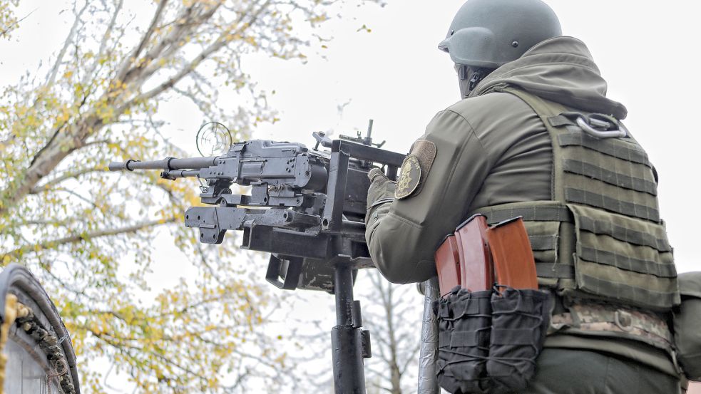 Ohne einen Baumwollfaden geht bei Geschützen wie diesem Maschinengewehr nicht viel. Foto: IMAGO/Nina Lyashonok