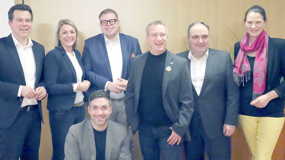 Die Auricherin Sarah Buss (rechts) kandidiert zusammen mit Dr. Gero Hocker (links) für den FDP-Landesvorsitz.Foto: privat