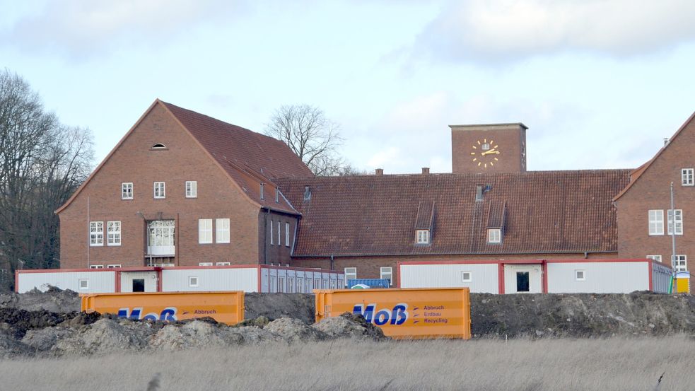 Auf dem früheren Auricher Kasernengelände ist in den vergangenen Wochen ein weiteres Containerdorf für Flüchtlinge entstanden.Foto: Aiko Recke