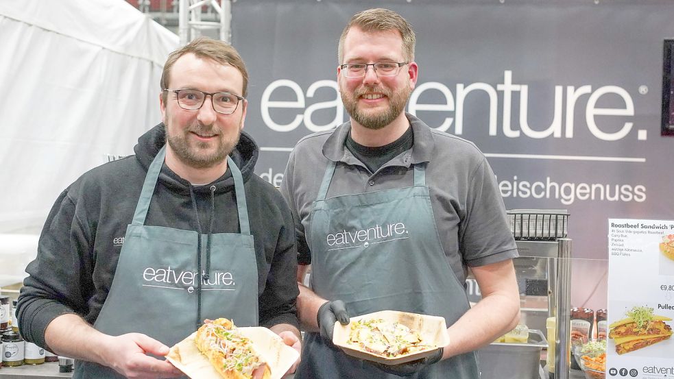 Warben in Aurich für Fleischgenuss mit Qualität: Mitarbeiter der Firma Eatventure. Foto: Helmut Vortanz