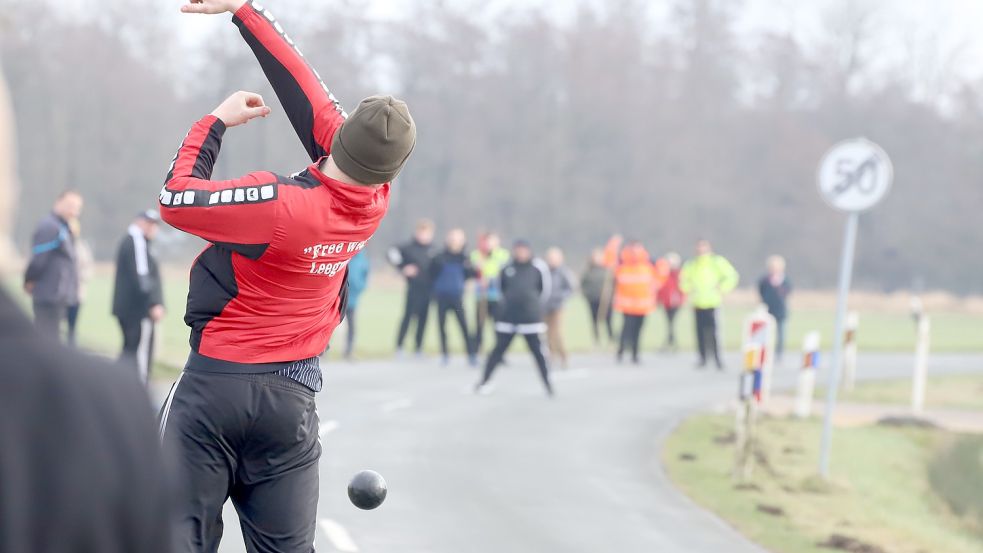 Tammo Koch und Schirumer Leegmoor sind auf dem besten Wege unter die ersten Drei zu kommen.Foto: Wilfried Gronewold