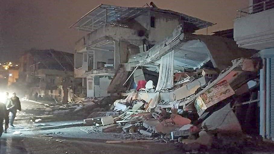 Auch das zweite Erdbeben zerstörte in der Türkei wieder zahlreiche Gebäude. Foto: privat