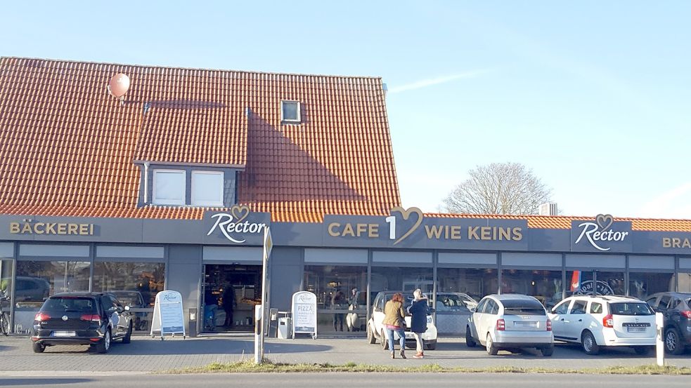 Die Firma Rector betreibt unter anderem das Café „1 wie keins“ in Moordorf. Foto: Holger Janssen