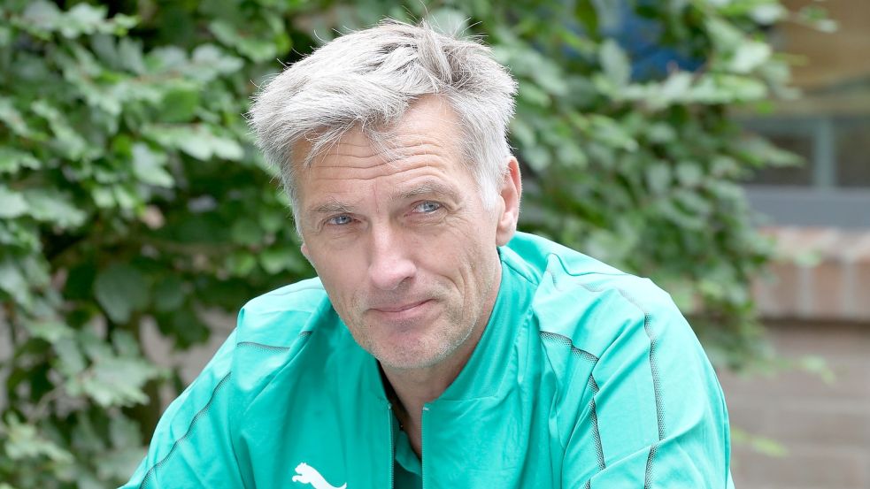 SVW-Trainer Ewald Mühlenbrock traut seiner jungen Elf noch mehr zu als gegenwärtig Platz fünf. Foto: Wilfried Gronewold
