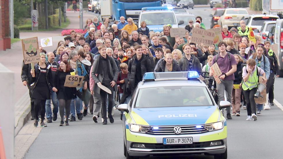 Knapp 100 Teilnehmer hatte die „Fridays for Future“-Demonstration in Aurich im September 2022. Foto: Heino Hermanns
