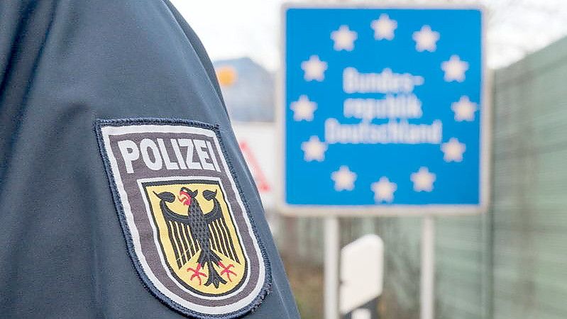 Eine Streife kontrollierte den Mann in Weener. Symbolfoto: Bundespolizei